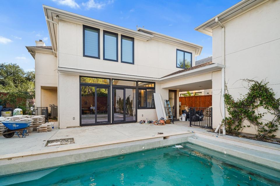 Poolside elevation replacement windows